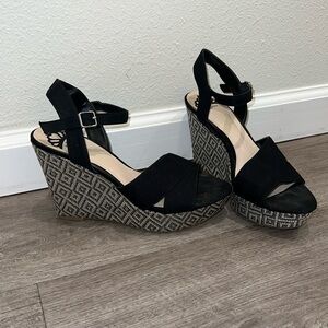 Fergalicious Mollie Wedge Heeled sandals US 7.5
